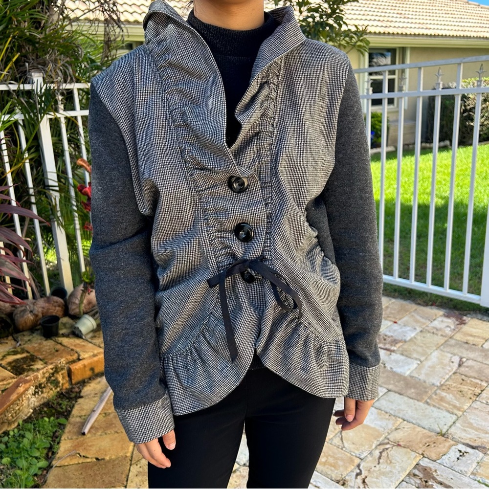 Grifflin Gray and Black Ruffled Front Gathering Tie Jacket!